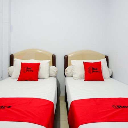 RedDoorz @ Hotel Bravo Pantai Kamali Bau Bau Baubau Zewnętrze zdjęcie