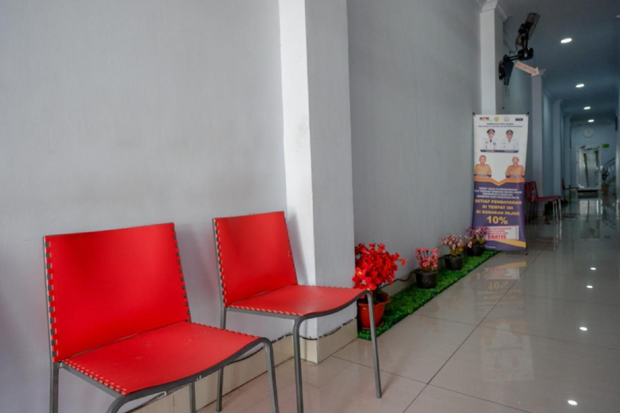 RedDoorz @ Hotel Bravo Pantai Kamali Bau Bau Baubau Zewnętrze zdjęcie