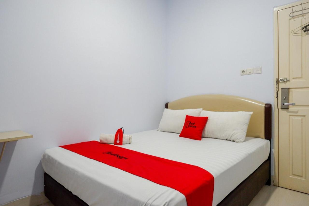 RedDoorz @ Hotel Bravo Pantai Kamali Bau Bau Baubau Zewnętrze zdjęcie