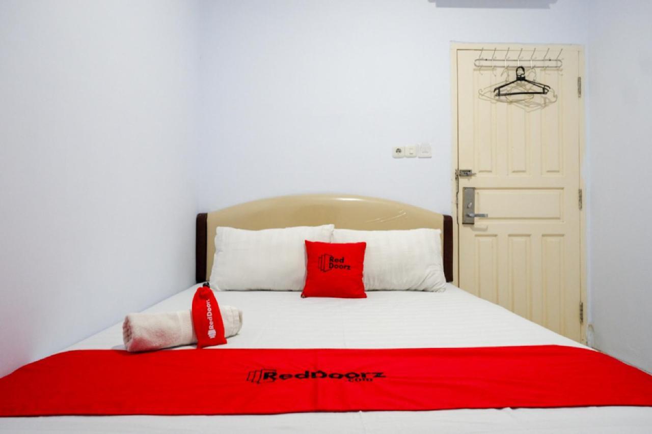 RedDoorz @ Hotel Bravo Pantai Kamali Bau Bau Baubau Zewnętrze zdjęcie
