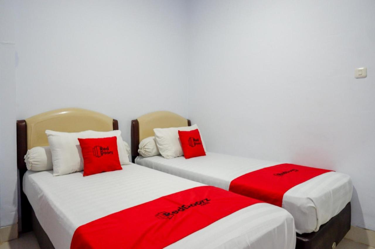 RedDoorz @ Hotel Bravo Pantai Kamali Bau Bau Baubau Zewnętrze zdjęcie