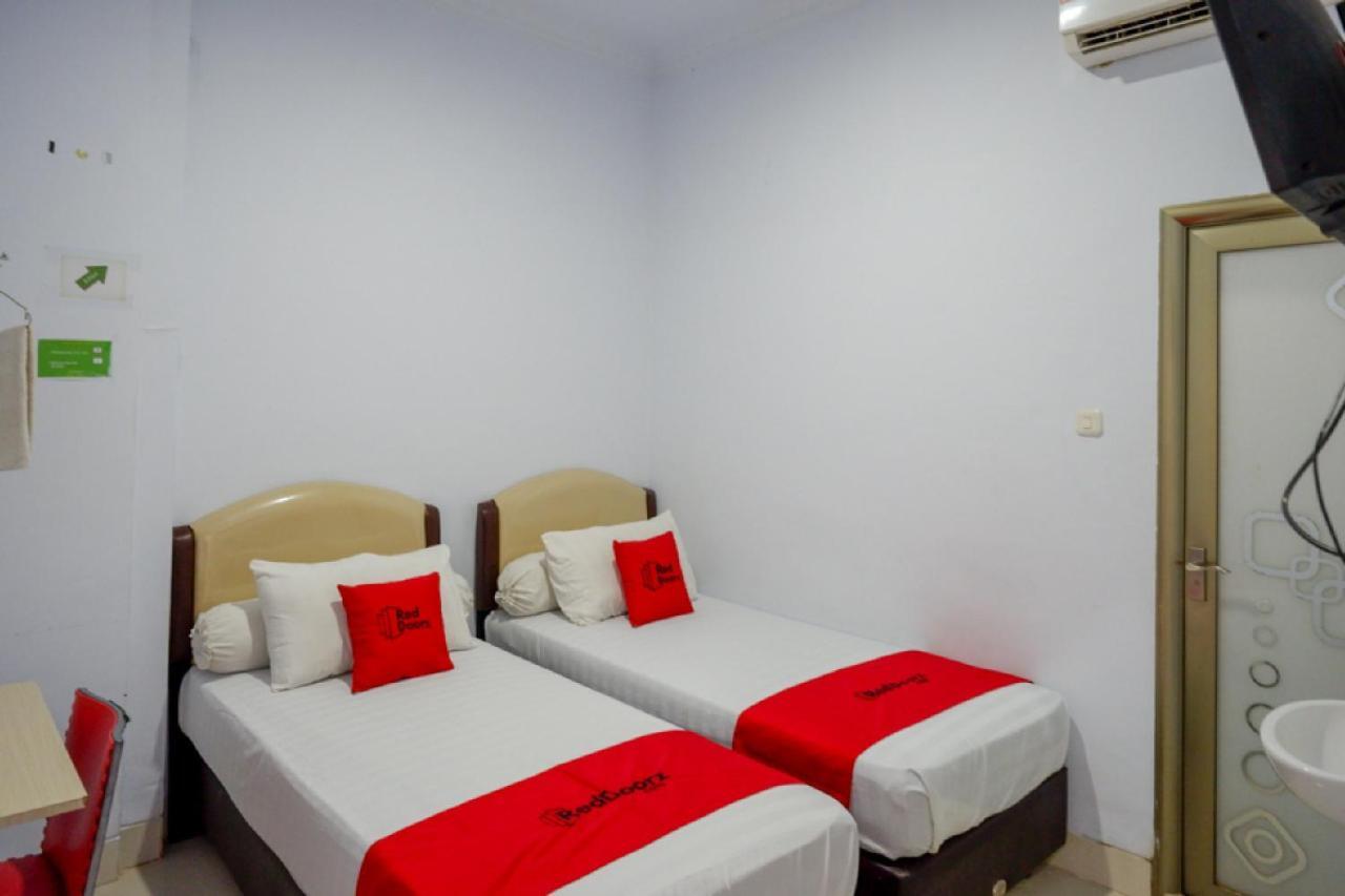 RedDoorz @ Hotel Bravo Pantai Kamali Bau Bau Baubau Zewnętrze zdjęcie